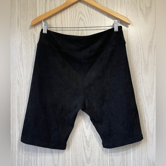 She + Sky Black Faux Suede Shorts Size L NWOT - Picture 3 of 4